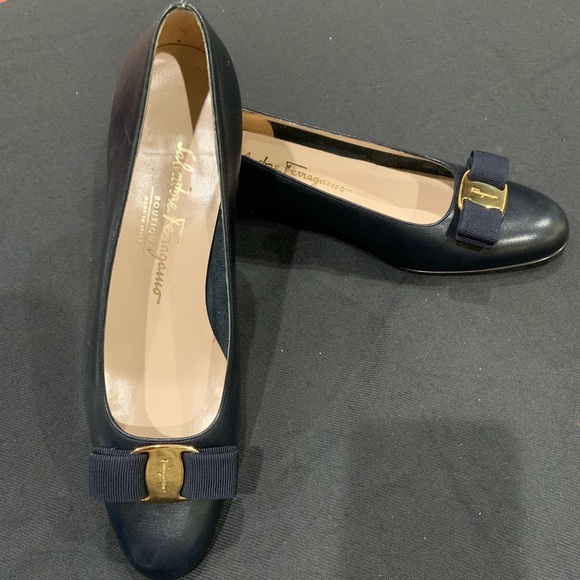 Salvatore Ferragamo Shoes - Salvatore Ferragamo shoe size 9 AA black